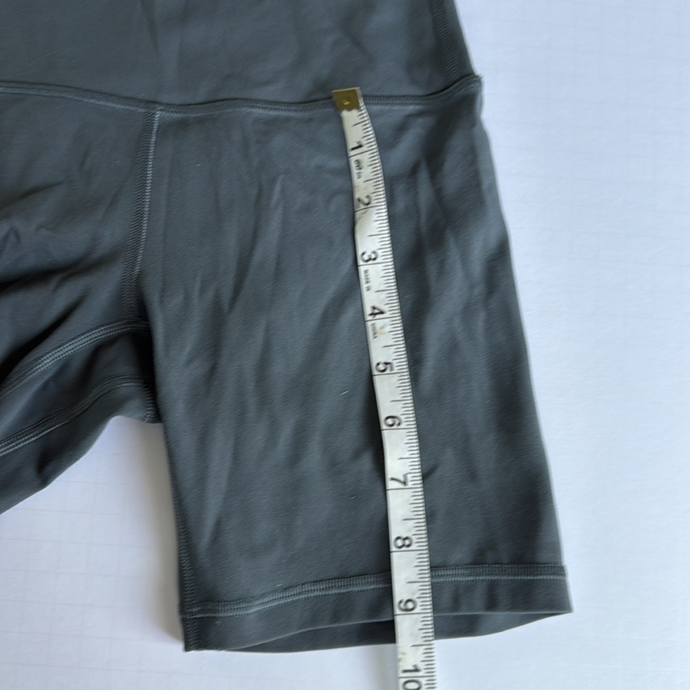Lulu Lemon Grey Women's High-Waisted Biker 6” Shorts - Size 2 NWOT - Picture 5 of 10